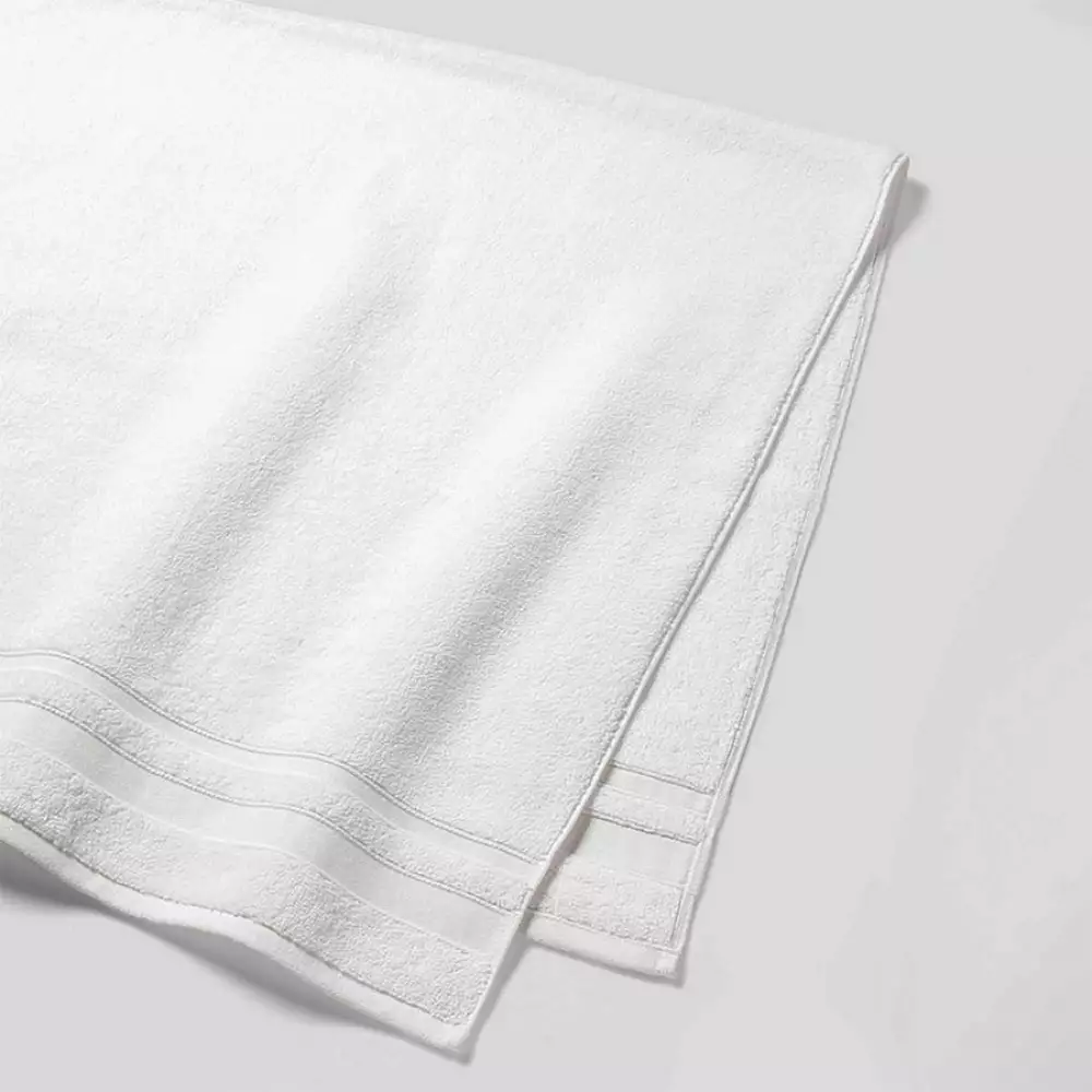 Toalla de cuerpo 550 GSM blanca 70cmx140cm